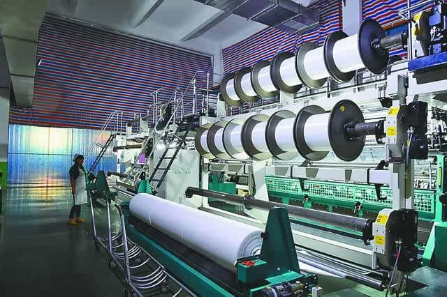 记者探访华峰纺织新材料产业园