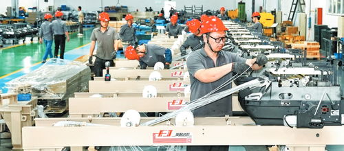 常熟纺织机械厂在材料选择 抗磨损 运行稳定等方面达到世界领先水平